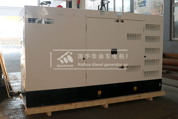 上海客戶訂購一台200kw靜音發電機組成功出廠